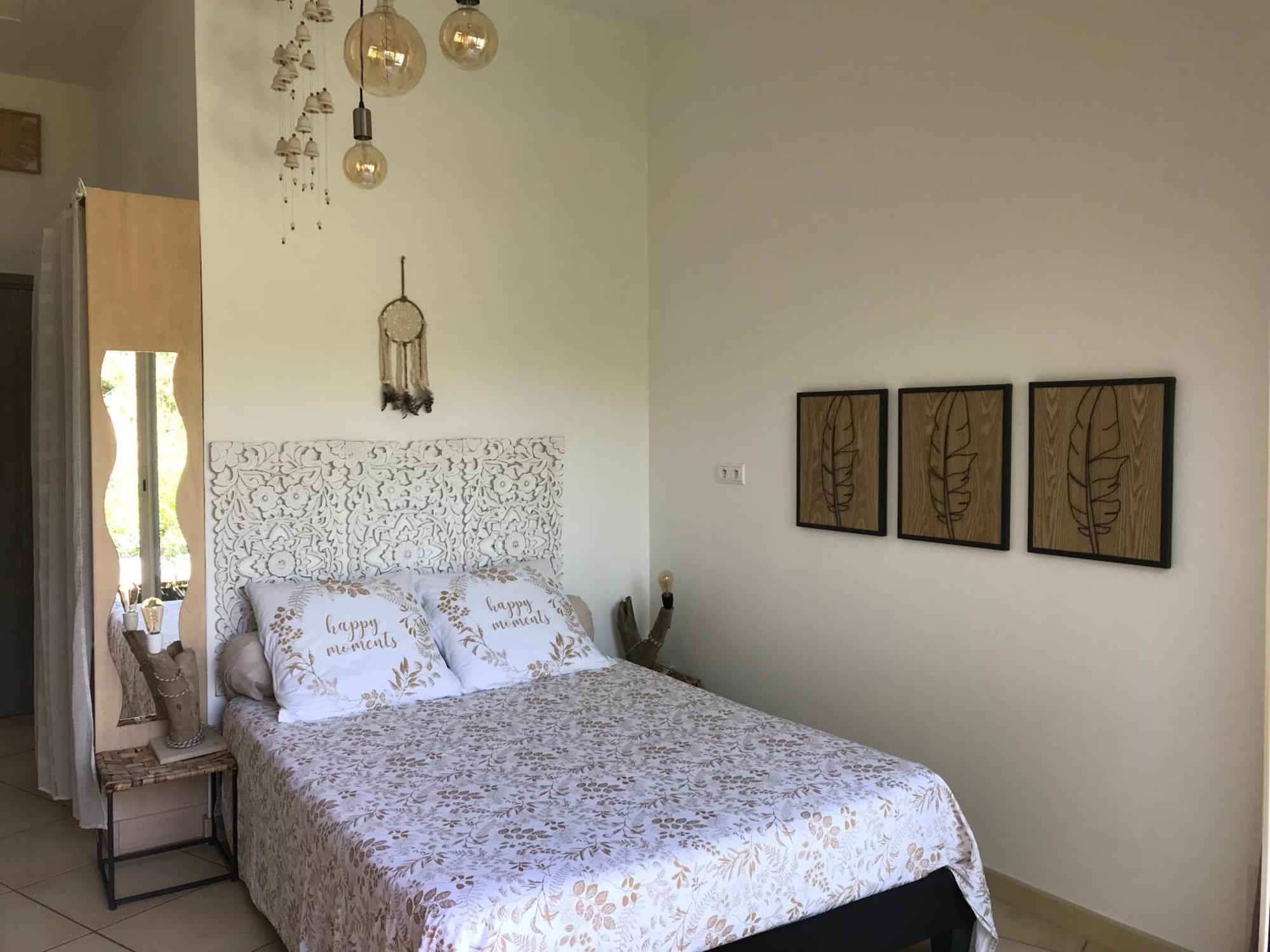 Le Clos Des Vignes Junas Extérieur photo
